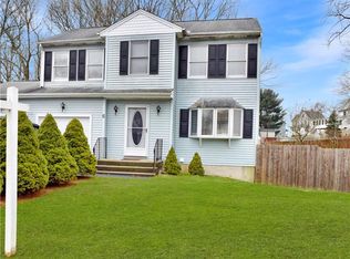6 Davies Ct, Ansonia, CT 06401
