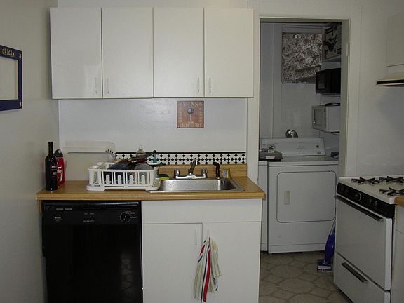 3rd image of 1040 W Waveland Ave