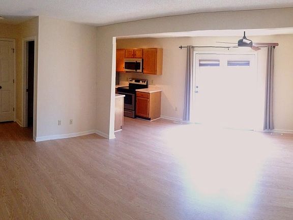 5th image of 808 Cambridgeshire Ct