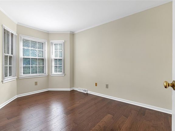 3rd image of 900 N Main St Unit 15