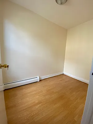 Rented by Manhattan Realty Group | media 4