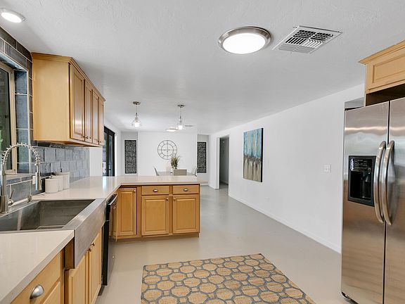 2nd image of 3540 N Christmas Pl