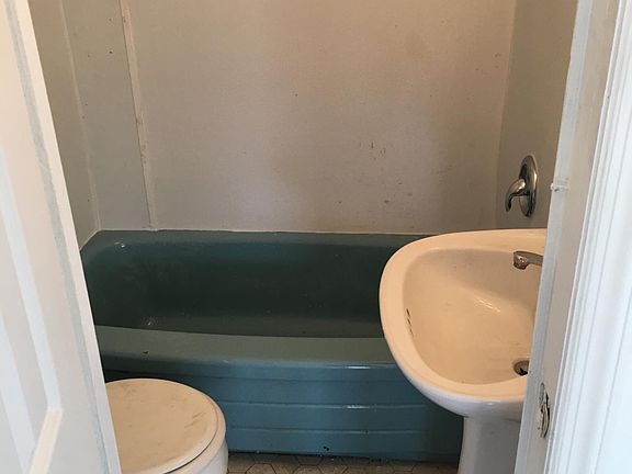 4th image of 2200 Rebecca St #3