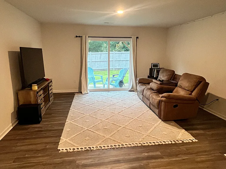 5022 Jayden Dr — Photo 2