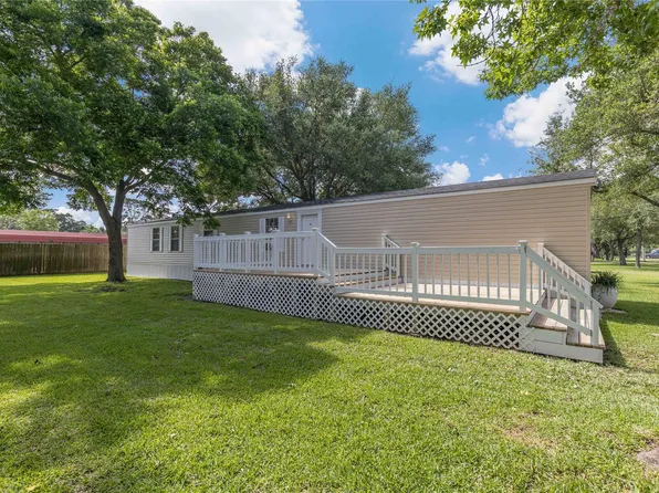 518 Elena Ln, Highlands, TX 77562