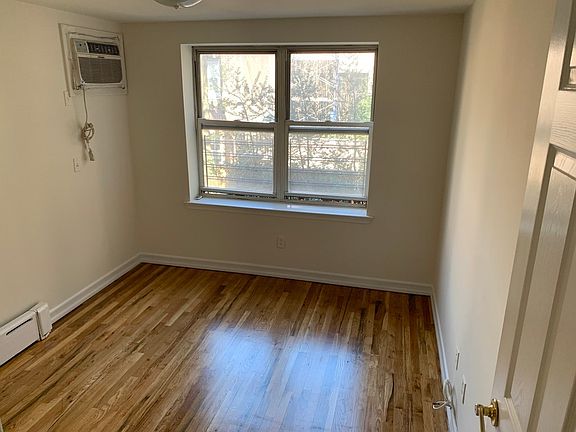 4th image of 443 W 50th St #2E