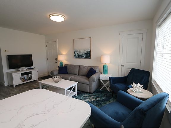 3rd image of 913 Pacific Ave APT C