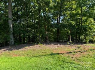 200 Jubal Reeves Cir, Mount Gilead, NC 27306