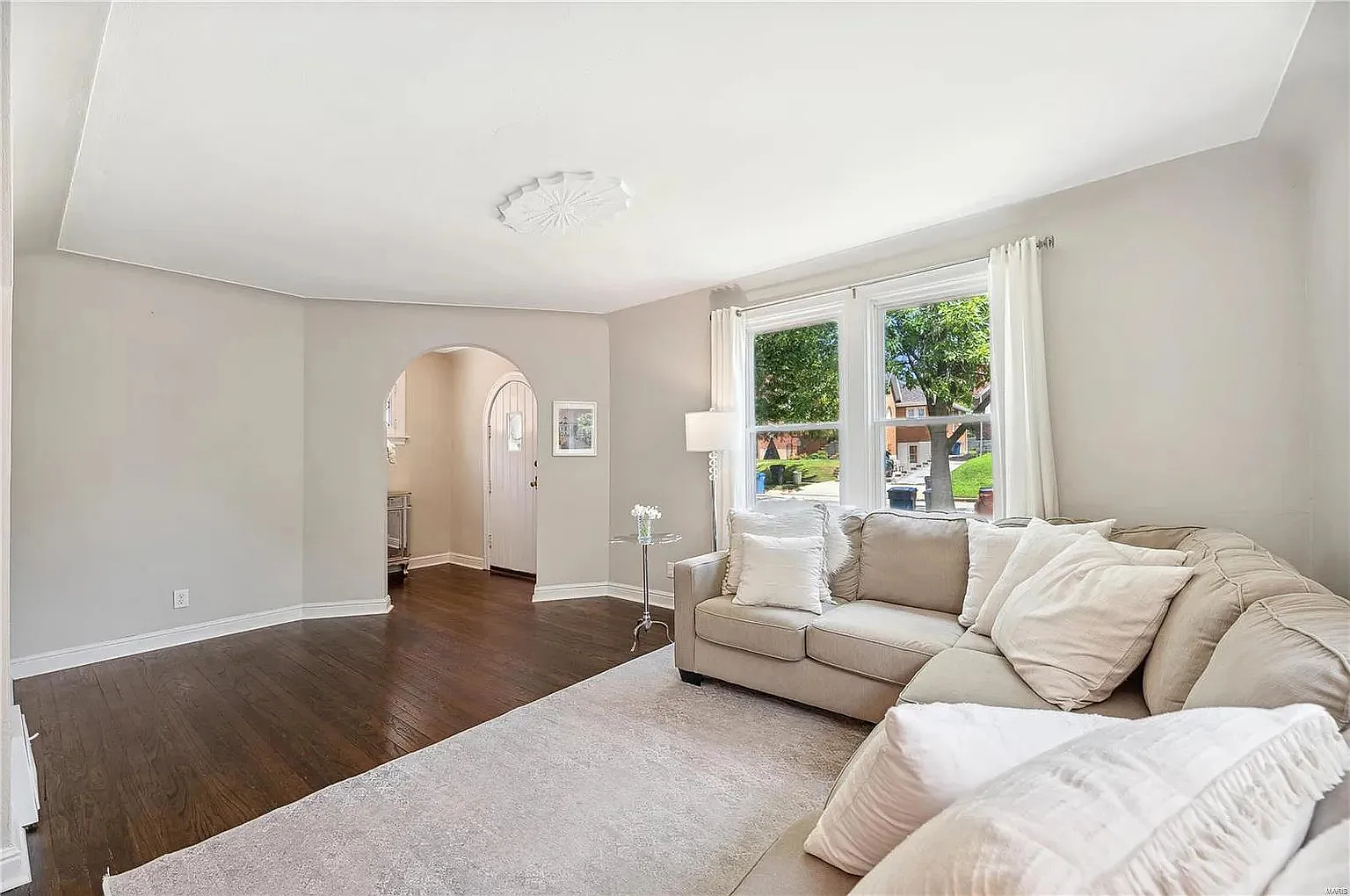 2 bed, 1140 sqft, $2,200 — Photo 3