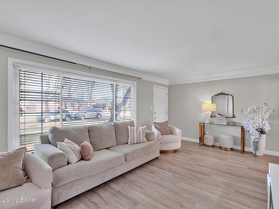 5th image of 2022 Nocturne Dr