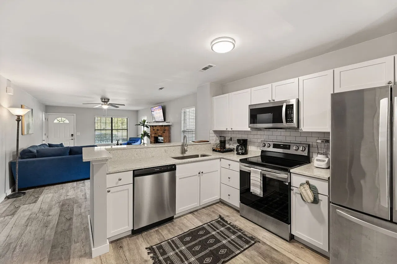 2 bed, 900 sqft, $1,650 — Photo 4