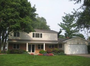 5858 Rockdale Ln, Sylvania, OH 43560