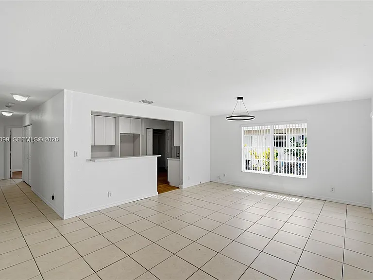 841 NW 10th St — Photo 9