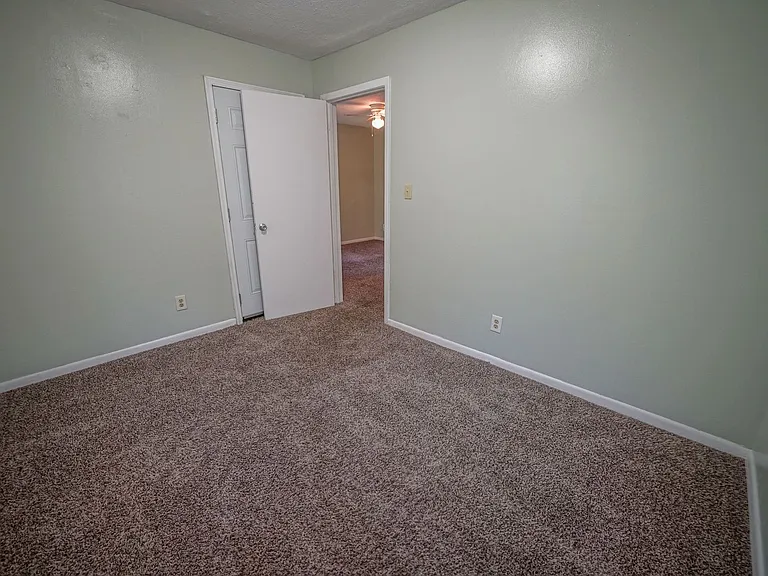 2304 Hartsfield Ct #B — Photo 26