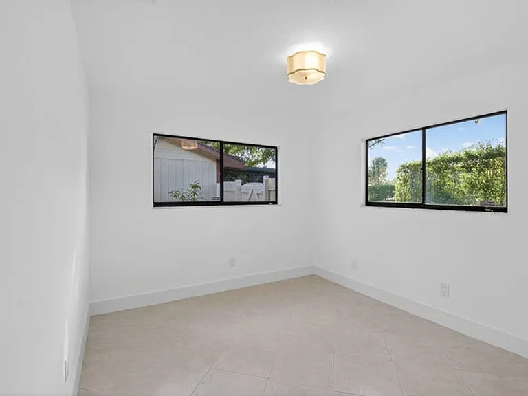 29 Fawlkland Cir — Photo 11