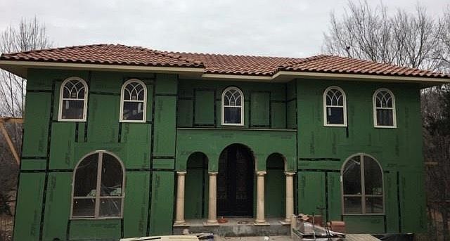1st image of 302 Shamrock Cir