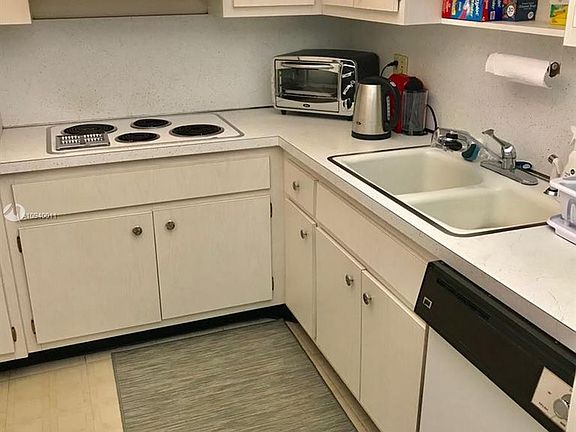 3rd image of 400 Kings Point Dr APT 916