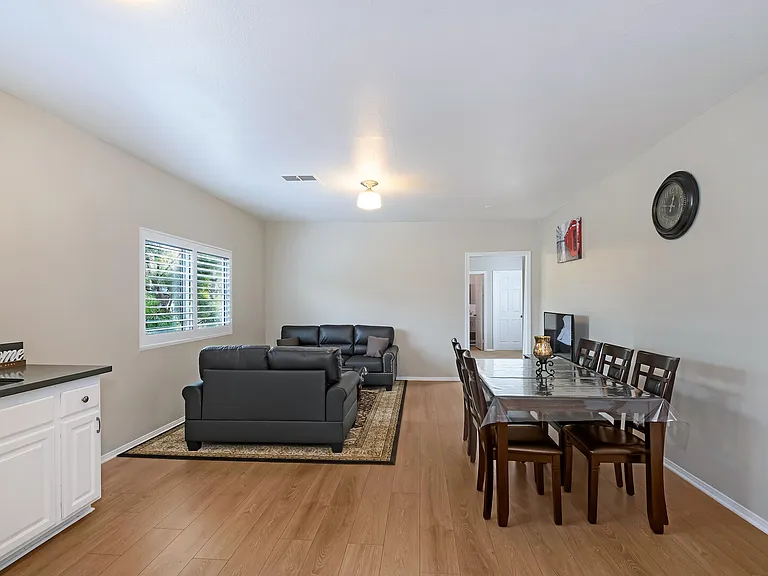 Meadowbrook Ave — Photo 12