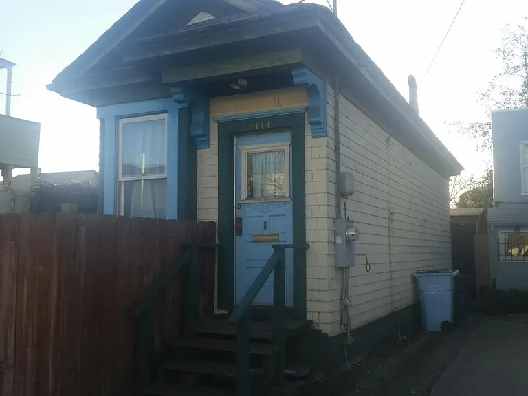 2144 Bonar St — Photo 15