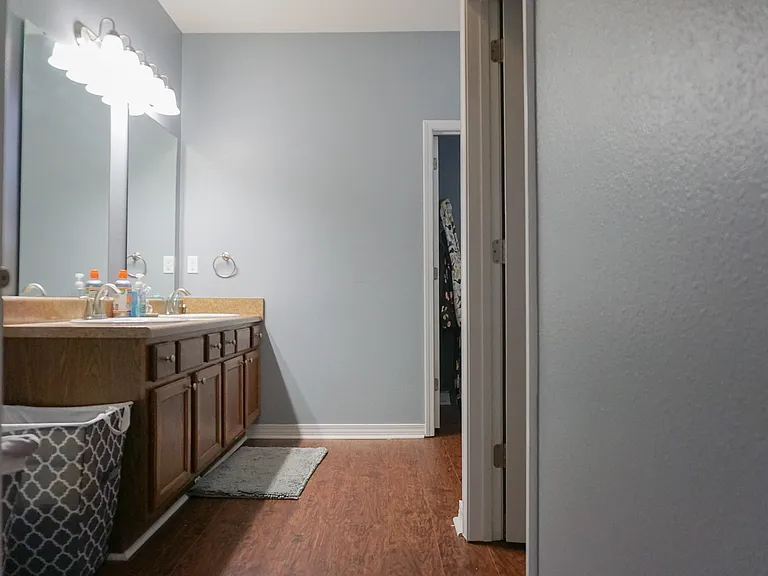 212 Ladue Ave — Photo 9