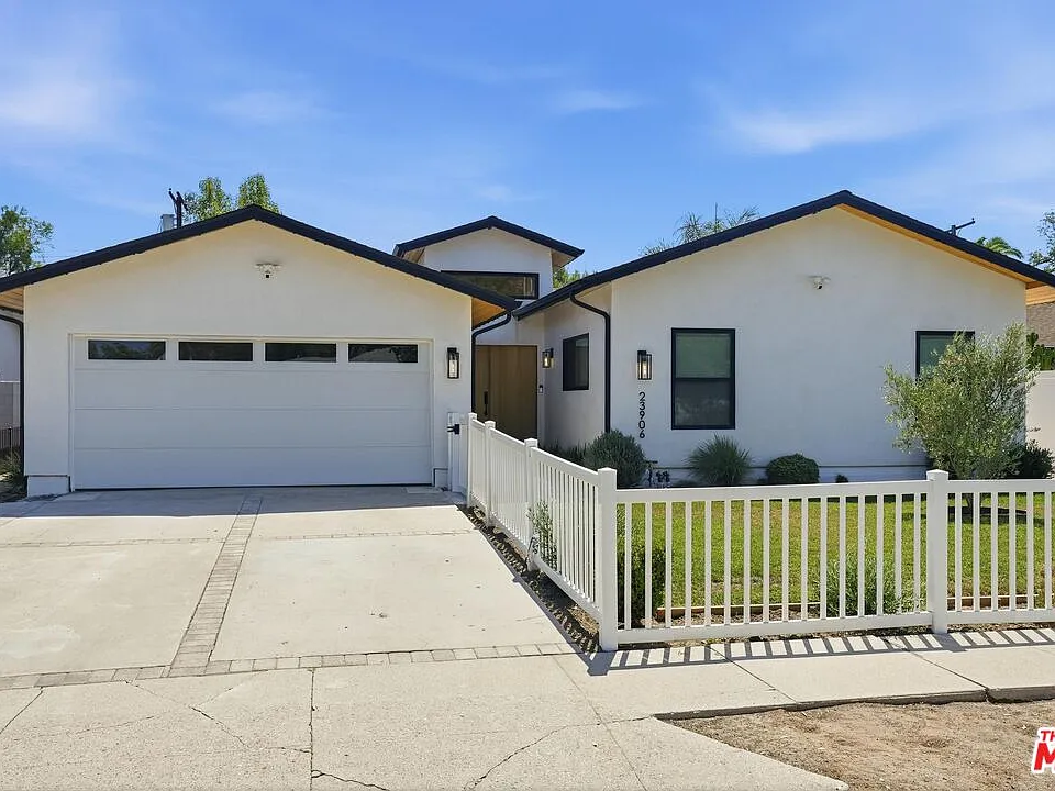 23906 Mobile St