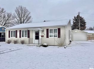 1008 38th St, Moline, IL 61265