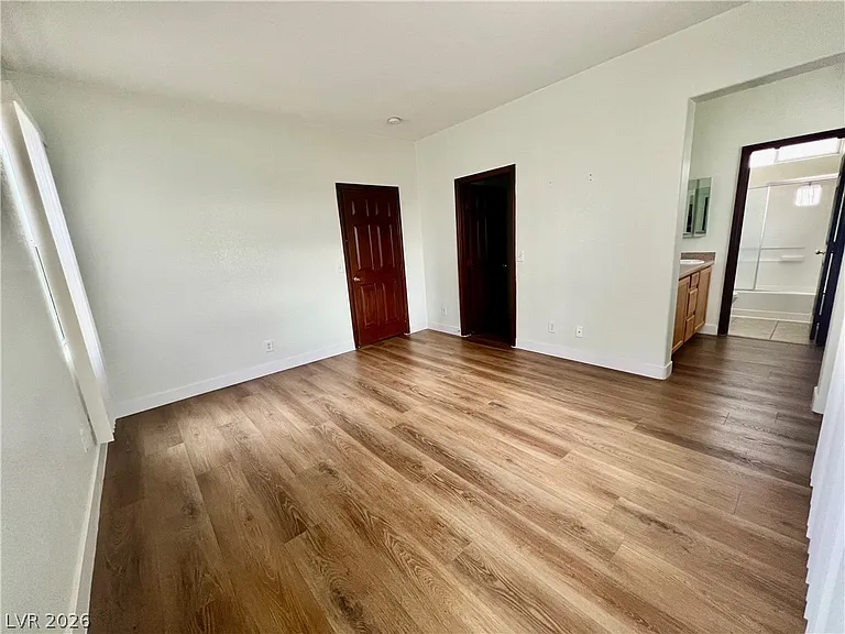 1324 Sun Village Ave — Photo 17
