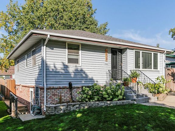 5th image of 3638 2nd St NE