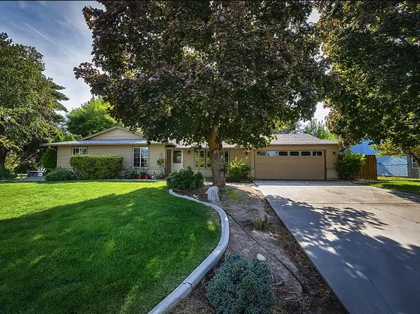 3571 E Immigrant Pass Dr, Boise, ID 83716