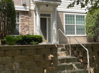 3029 Hemingway Trl N UNIT 3, Maplewood, MN 55109