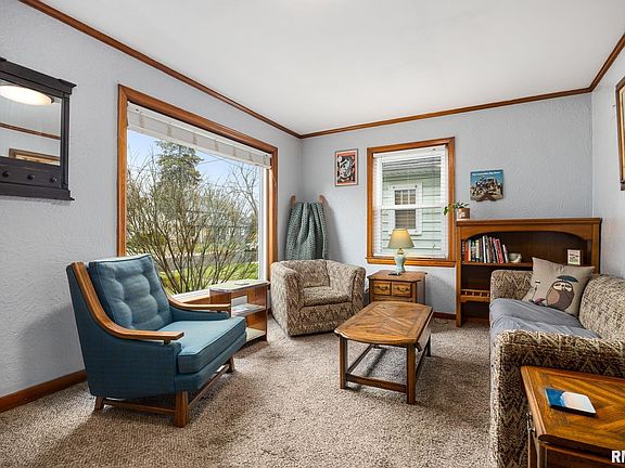 4th image of 2306 W Laura Ave