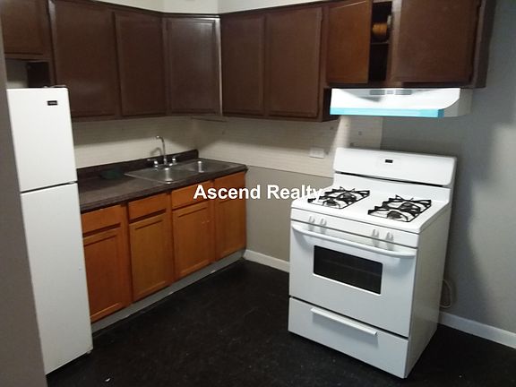 3rd image of 7818 S South Shore Dr APT 1B