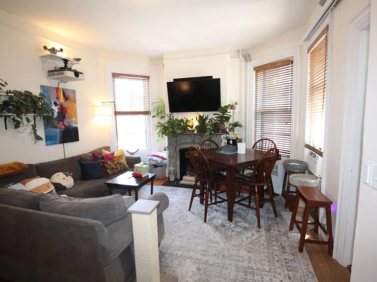 517 E Broadway #2 — Photo 11