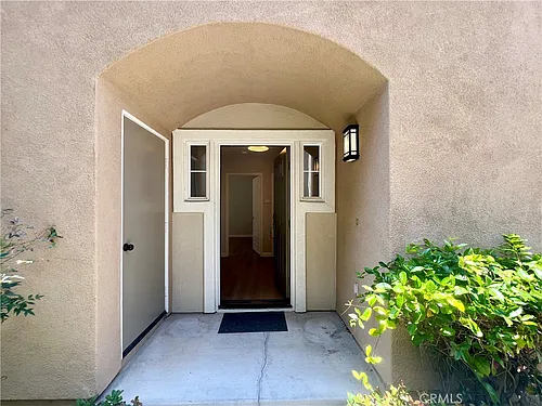33 Visalia Photo 1