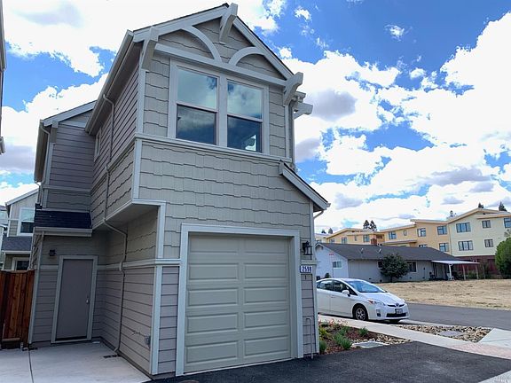 3rd image of 2598 1st St Unit E