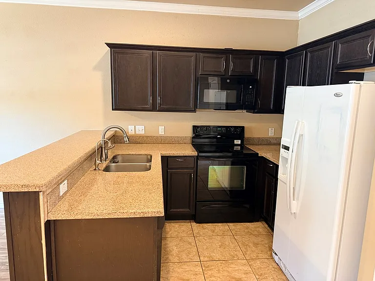 7230 Barksdale Ln — Photo 6