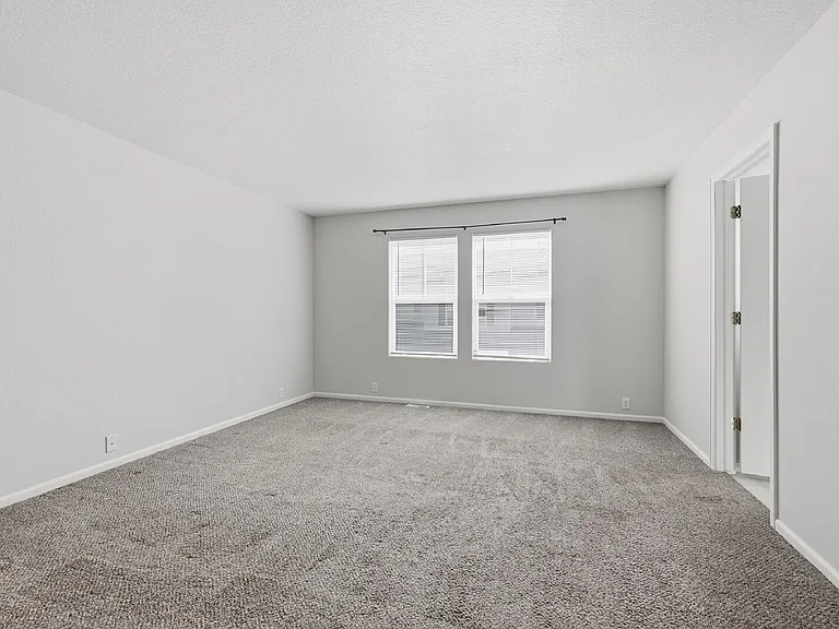 5882 Ensemble Hts — Photo 13