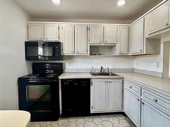 5th image of 7600 NW 5th Place #102