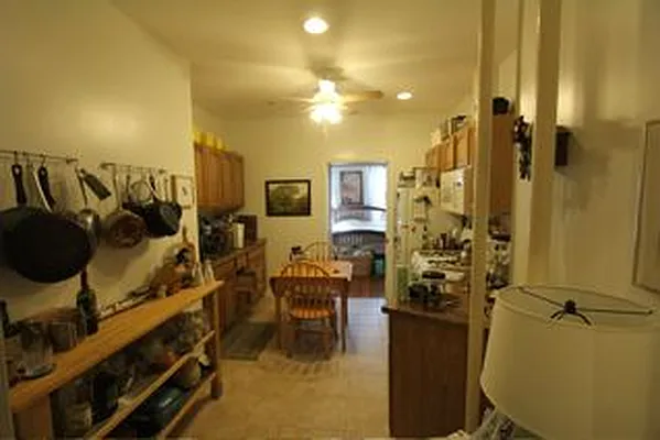 Rented by Robyn Lee, LREB | media 7