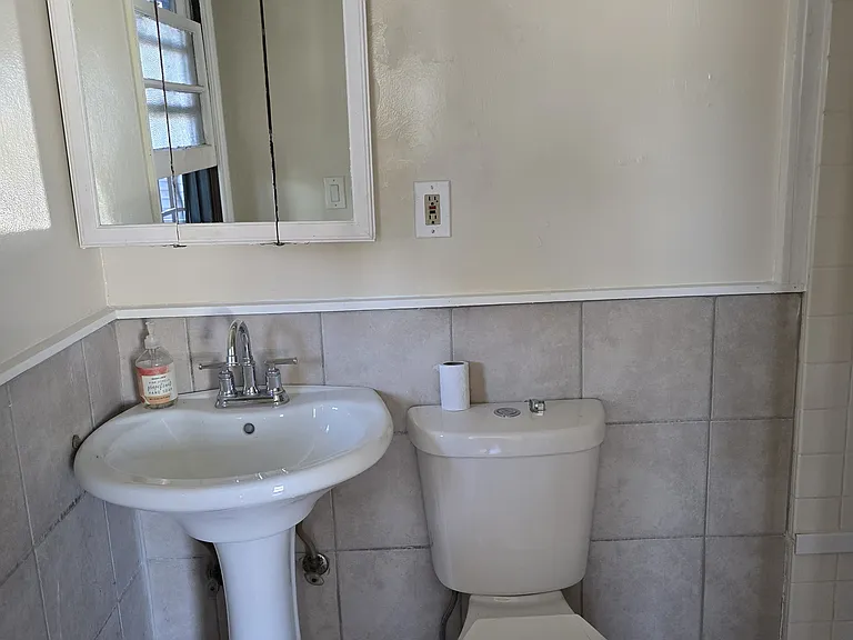 815 N Stoneman Ave — Photo 3