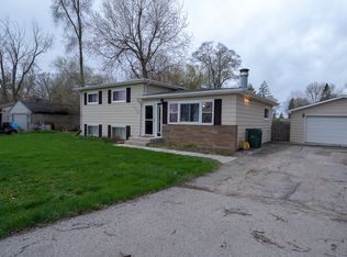 37390 N Delany Rd, Gurnee, IL 60031