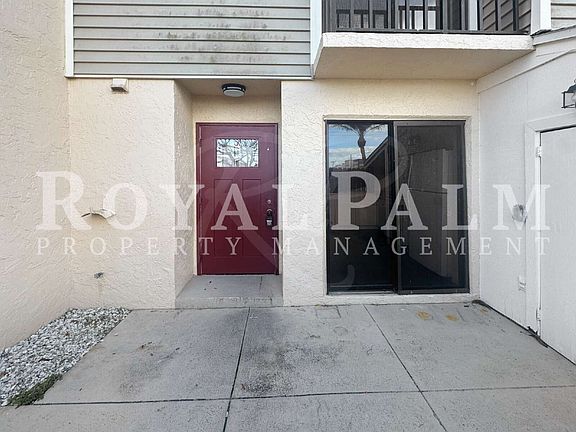 3rd image of 1981 Trailwinds Dr APT 103