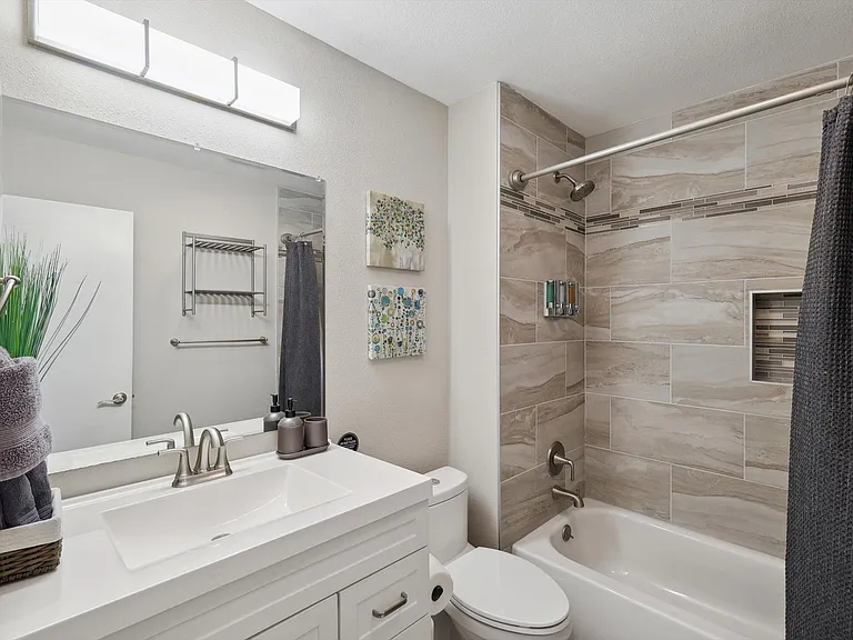 2914 Flagstone Dr — Photo 26