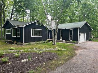 8118 E Mitchell Rd, Petoskey, MI 49770