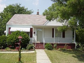 1st image of 809 Julian St