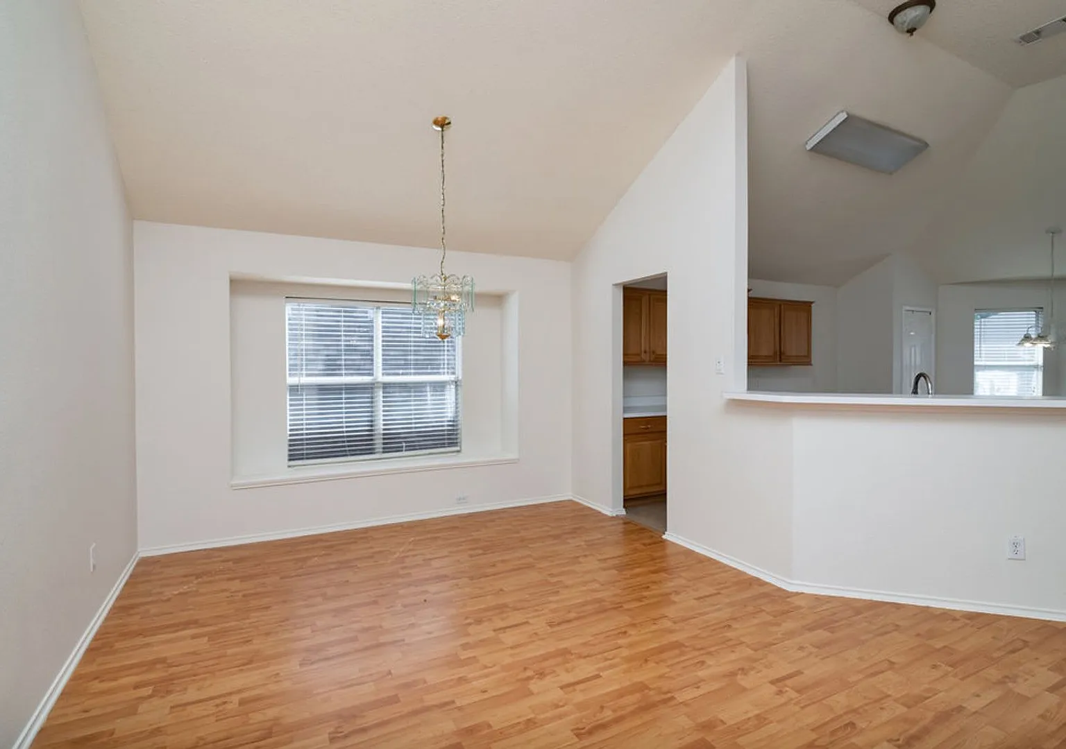 Available Now! Ready For Move In. — Photo 4