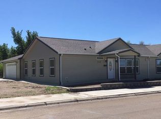 312 7th St N, Glasgow, MT 59230
