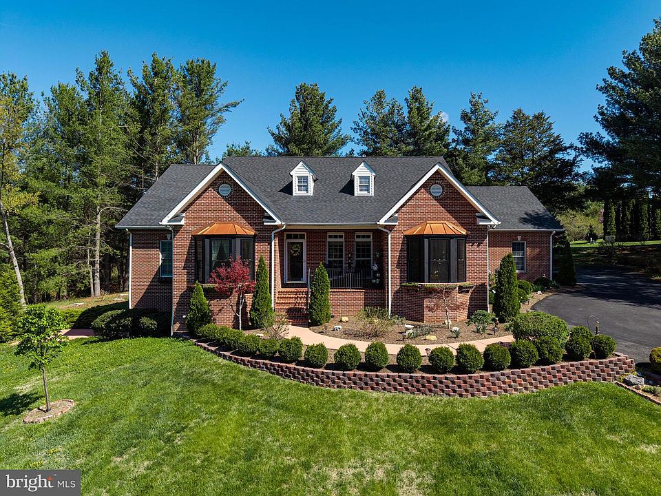 1st image of 40 Birdsong Ln