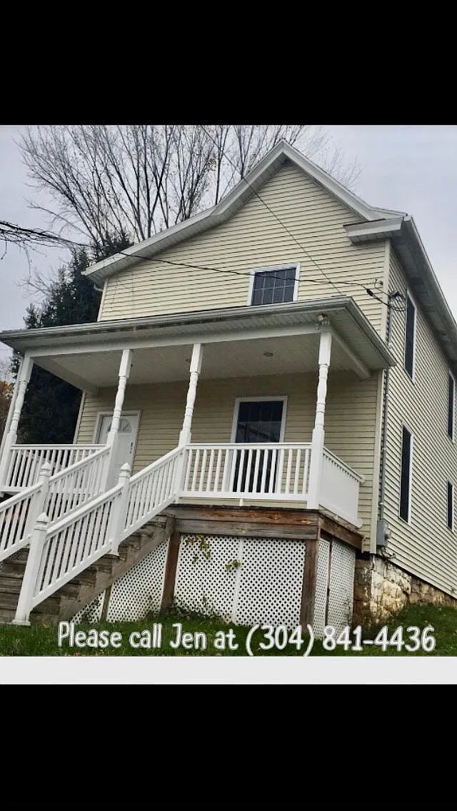 1117 Denver Ave photo 1