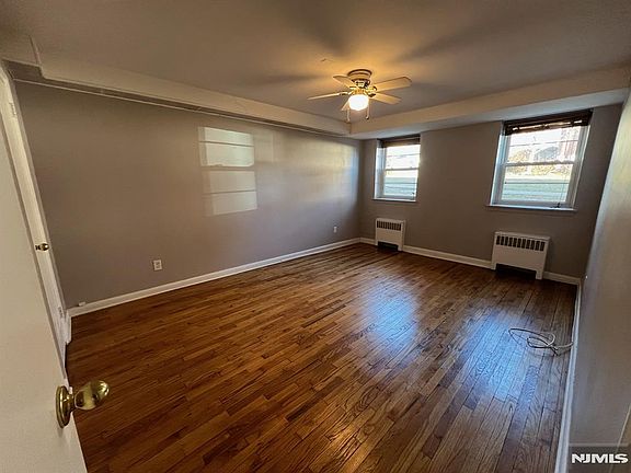 3rd image of 24 Hutton Avenue #80